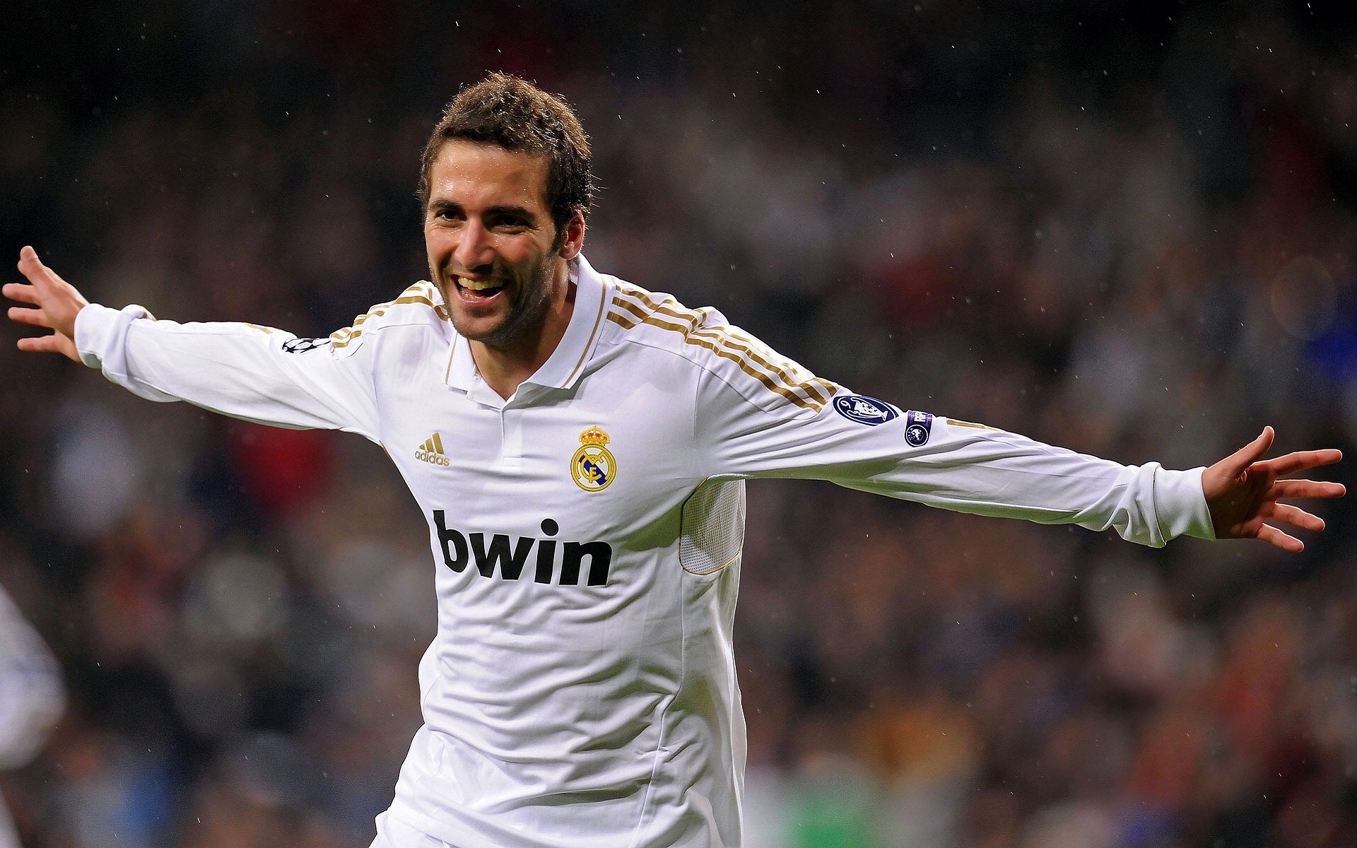 詹姆斯训练后接受采访表示状态越来越好，詹姆斯训练有多刻苦